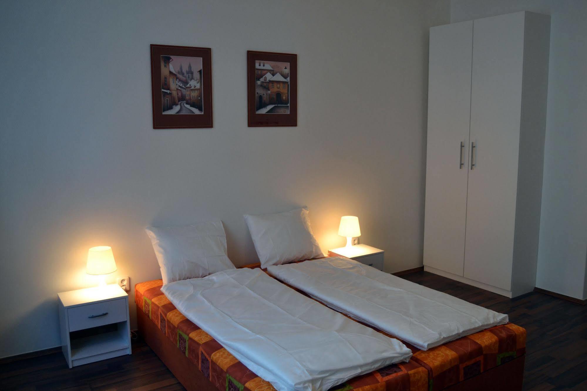 Jezerka Apartments Praha Eksteriør bilde