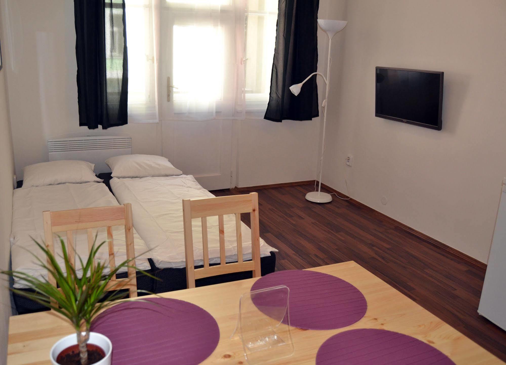 Jezerka Apartments Praha Eksteriør bilde