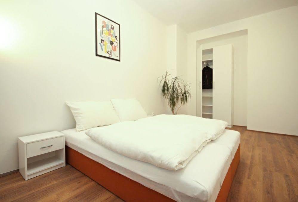 Jezerka Apartments Praha Eksteriør bilde